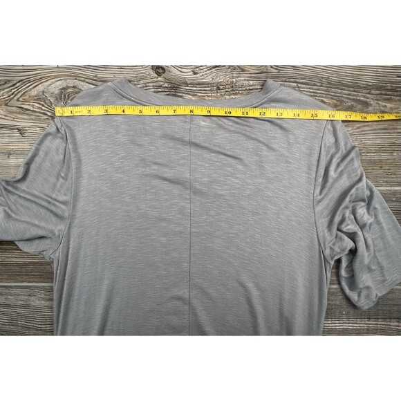 LOGO Lori Goldstein Blouse MED‎ V-Neck Sharkbite Hem Grey Stretchy Casual Comfy - Picture 10 of 12